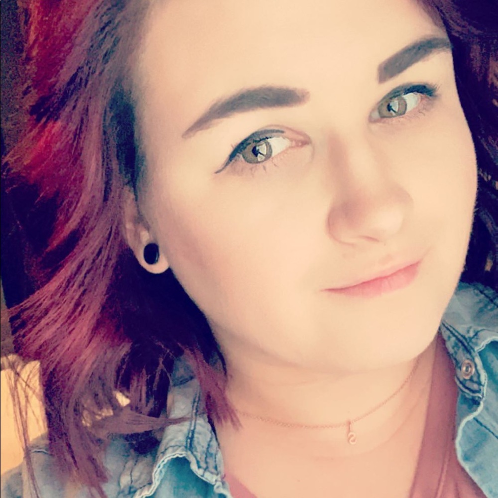 Meet your Posher, Leanna